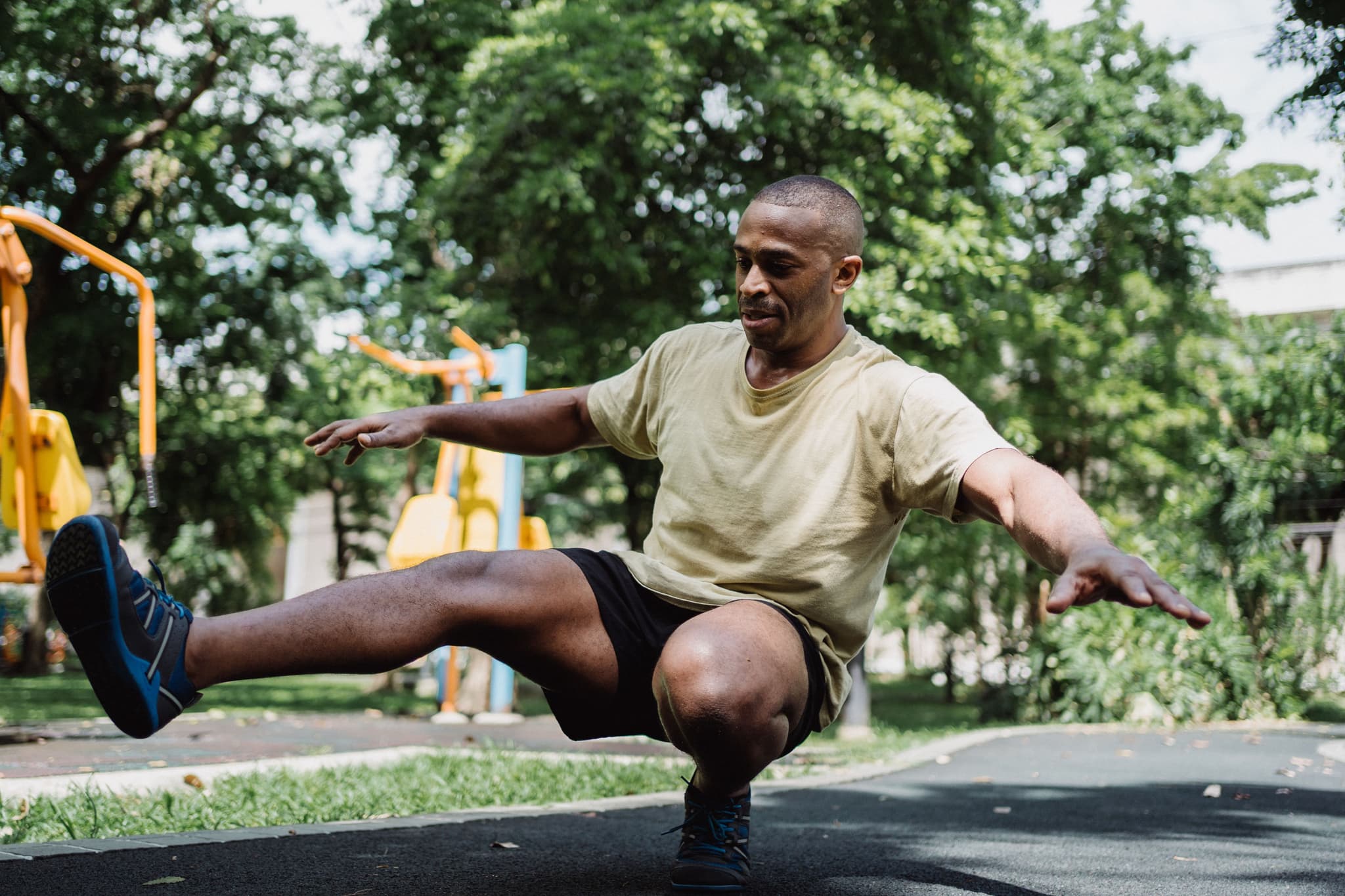 Pistol-squat