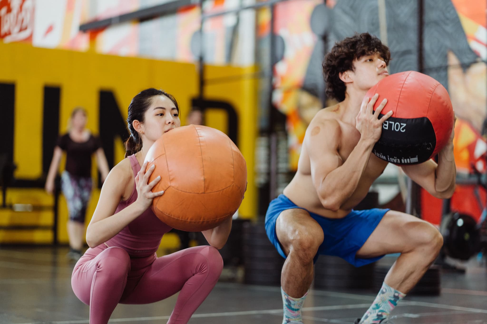 med-ball-squat