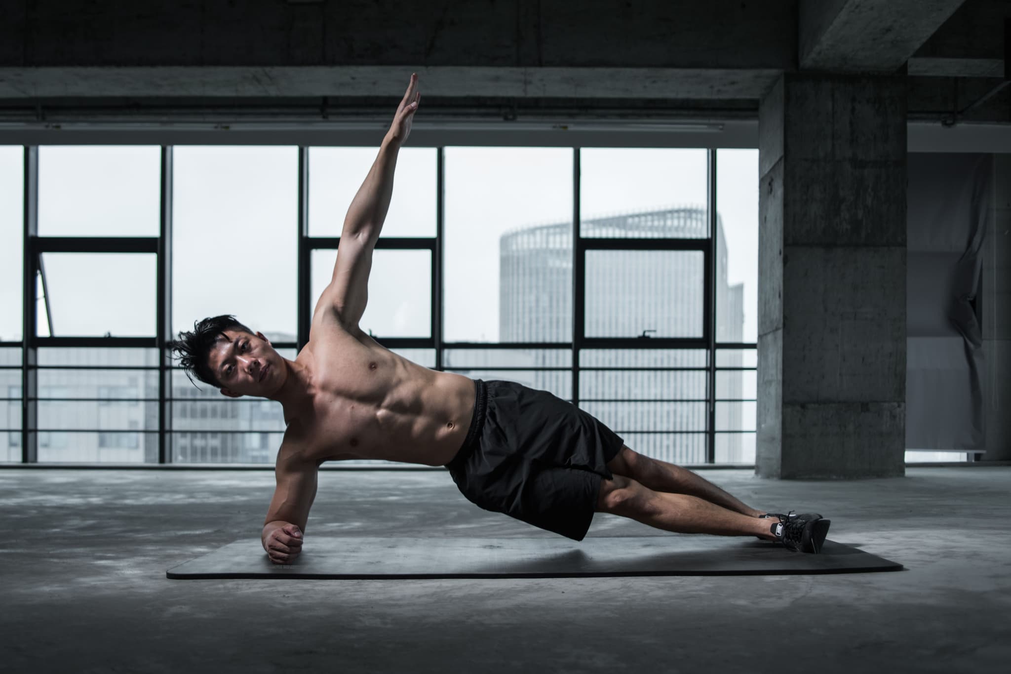 guy-doing-plank